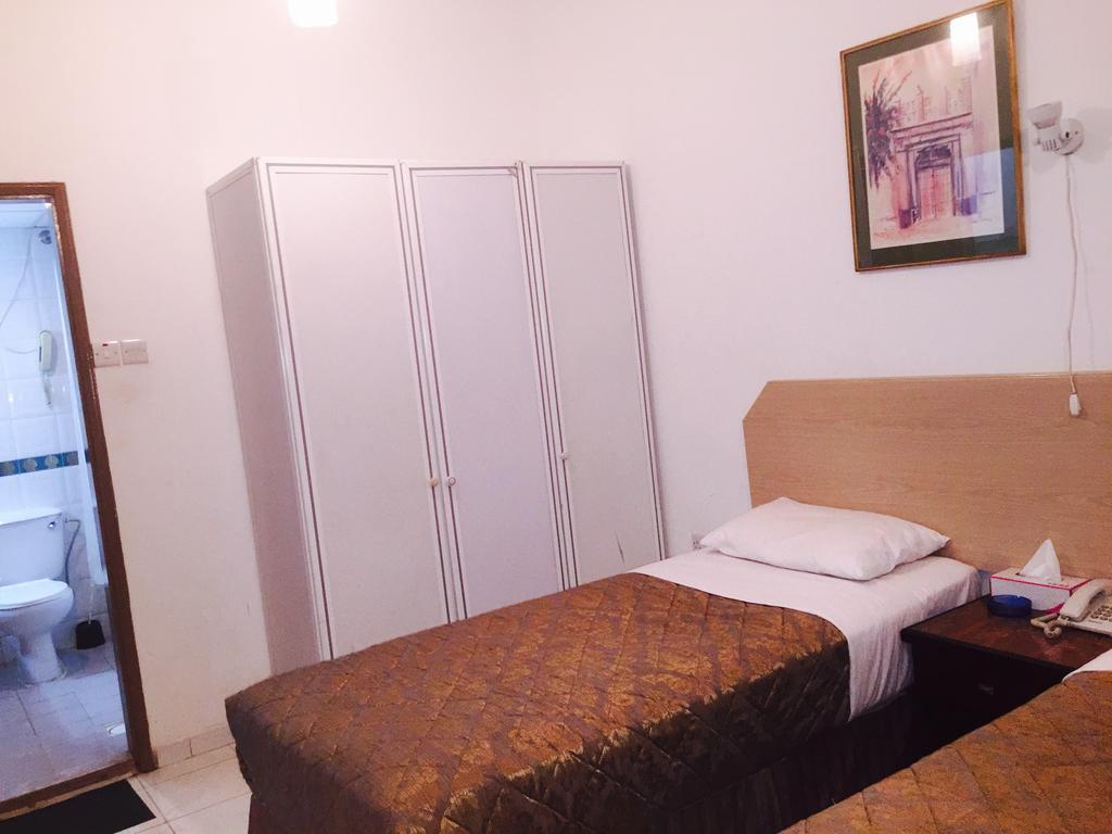 Gold Plaza Guest House Dubái Habitación foto