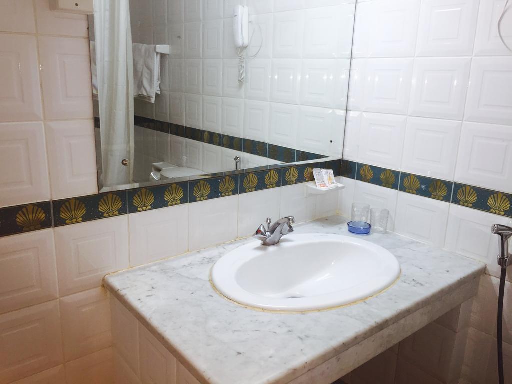 Gold Plaza Guest House Dubái Habitación foto