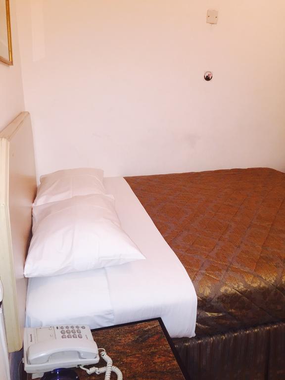 Gold Plaza Guest House Dubái Habitación foto